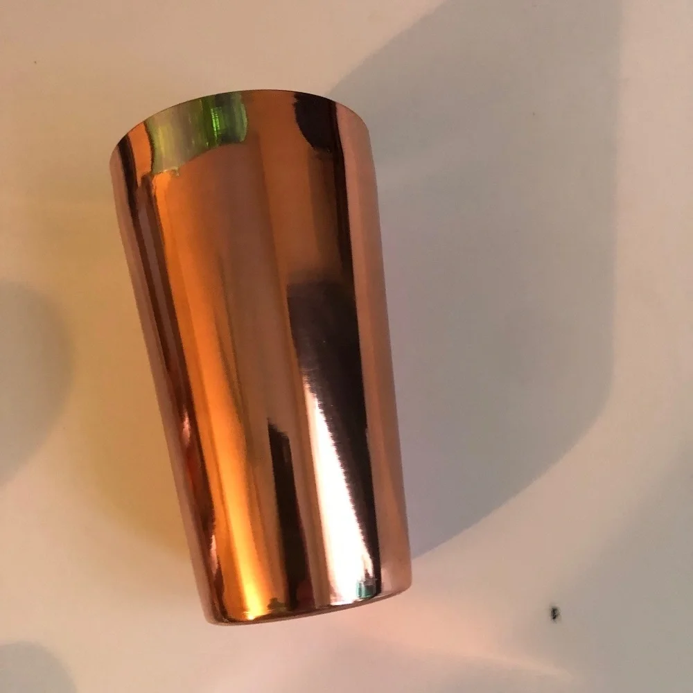 Copper cocktail shaker and two copper cups to shake your drinks up, - Picture 9 of 12